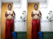 Bhabhi Bathing and Shows Pussy