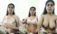 Sexy Desi Girl Shows Boobs