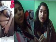 Sexy Desi girl Shows her Boobs